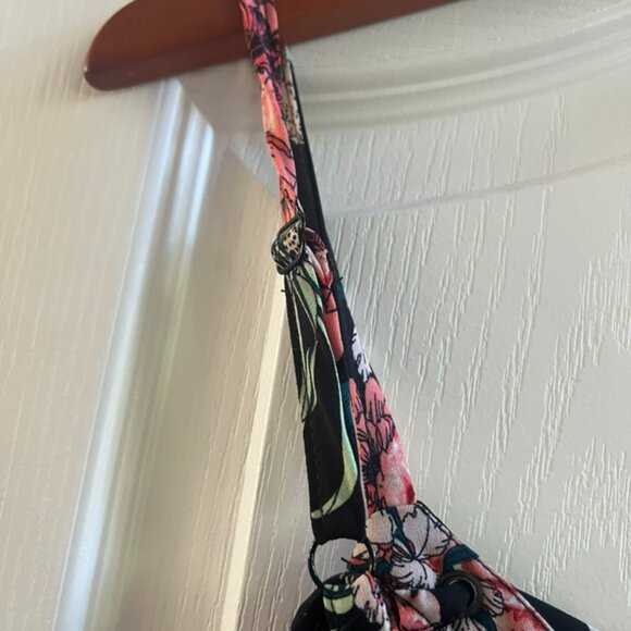 Torrid Cold Shoulder Boho Chic Black Floral Top – Size 2 - Picture 4 of 7